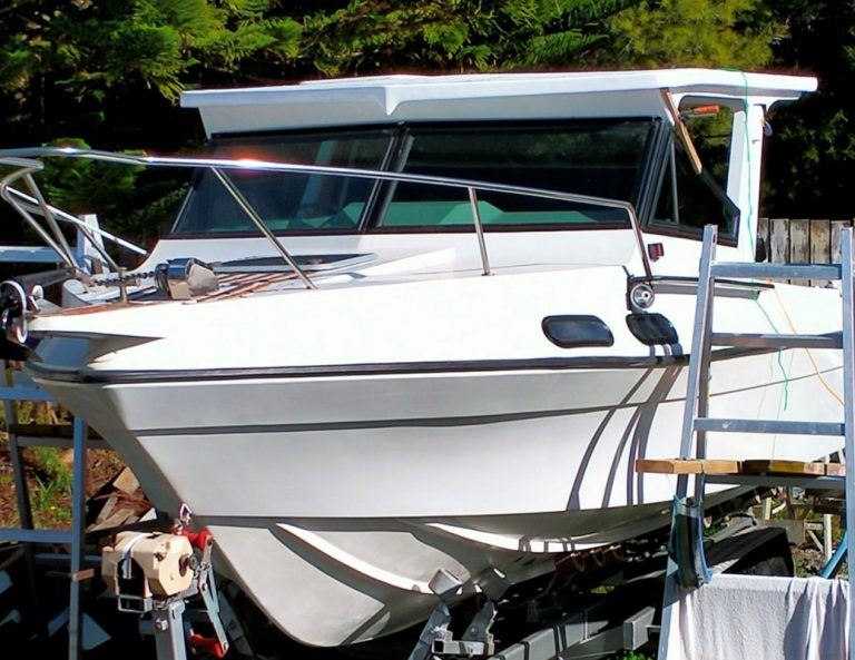 Mobile window tinting for boats